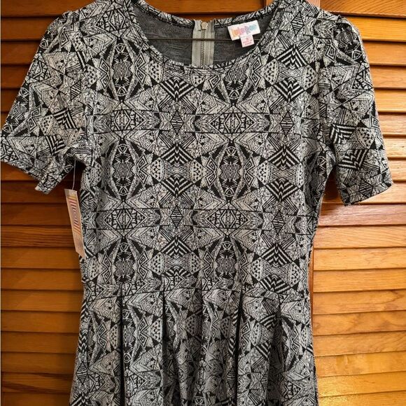 LuLaRoe Geometric Black and White Amelia Dress Exposed Zipper Small - Picture 3 of 4
